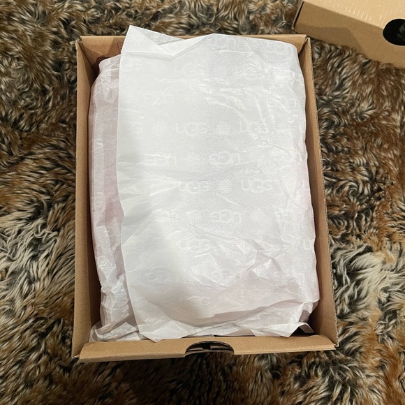 Girls toddler Uggs - Picture 8 of 8